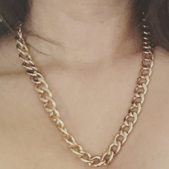 Gold steel chunky Cuban link short necklace - Picture 2 of 6